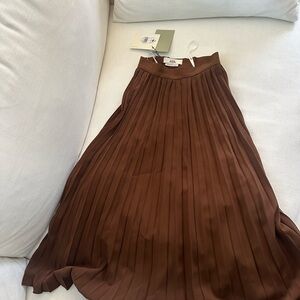 NWT Elegant Brown A-Line Pleated Skirt